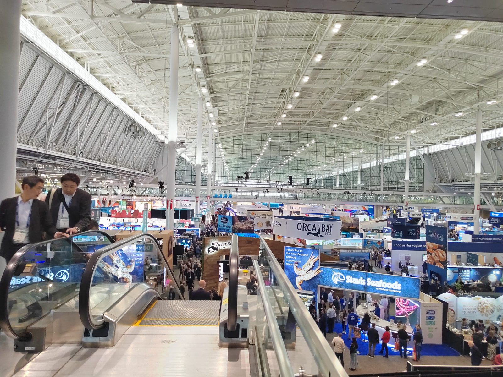 Hall Overview · Escalator